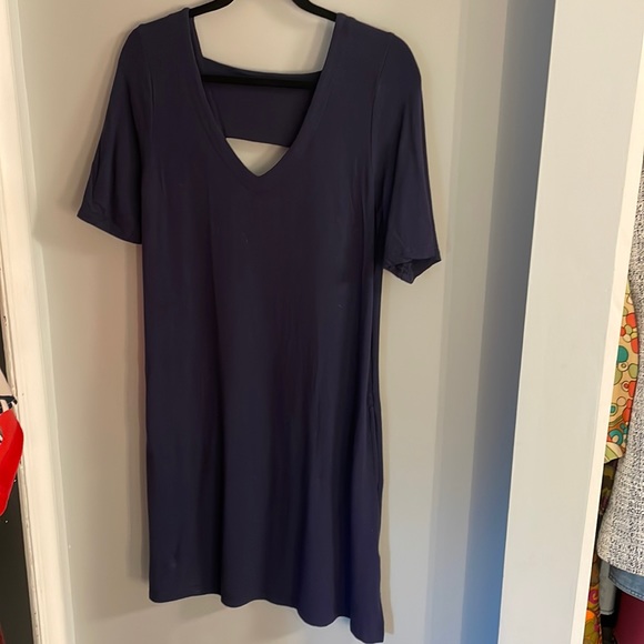 Soft casual dress with pockets - Picture 1 of 2